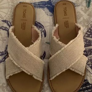Size 10 New Toms Sandals in perfect condition!!